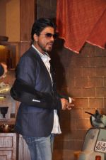 Shahrukh Khan promote Chennai Express on Comedy Circus in Mumbai on 1st July 2013 (7).JPG